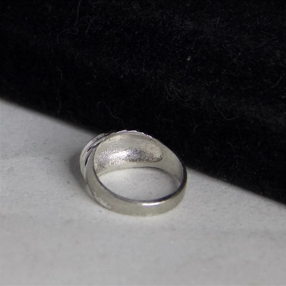 Vintage Silver Tone Ribbed Dome Ring Sculptural Tapered Band Size 7.5
